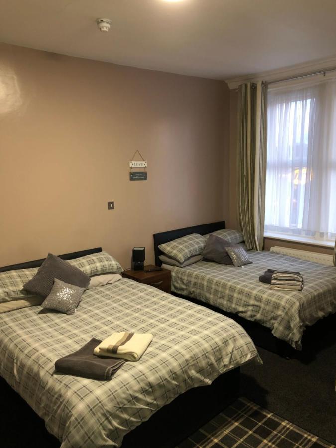 The Holystone Bar & Restaurant Hotel Forest Hall Buitenkant foto