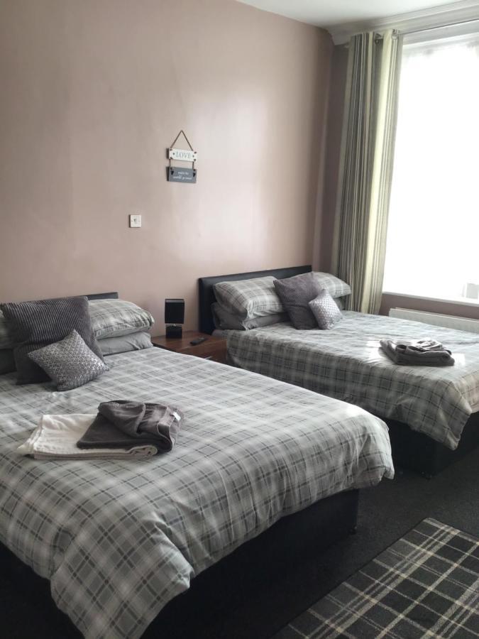 The Holystone Bar & Restaurant Hotel Forest Hall Buitenkant foto