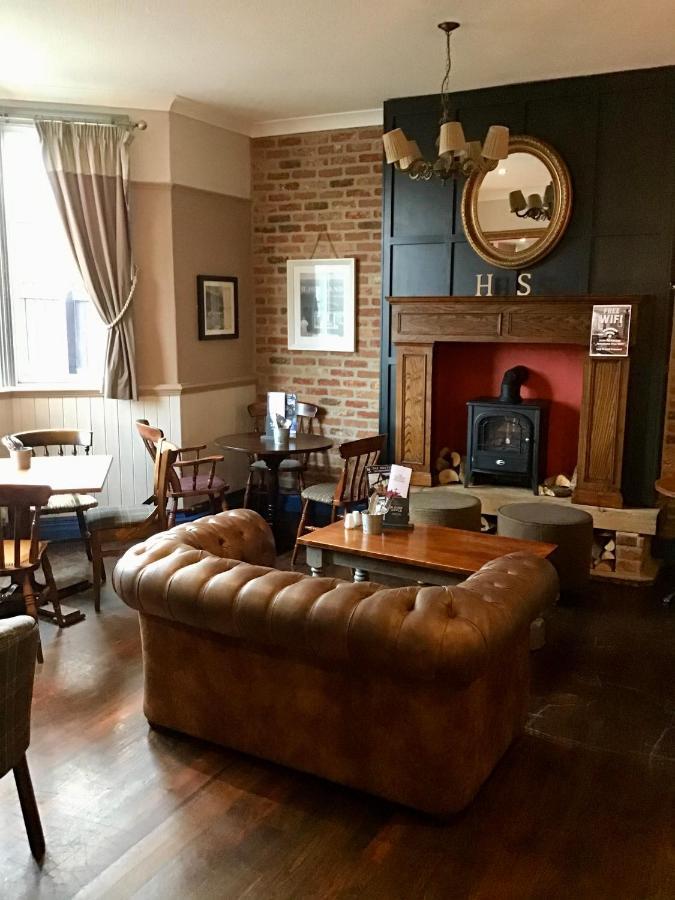 The Holystone Bar & Restaurant Hotel Forest Hall Buitenkant foto